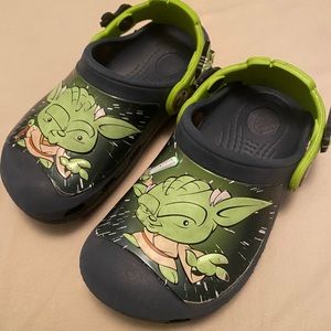 Sold Out Star Wars Yoda CROCs - Navy (Size 10/11)